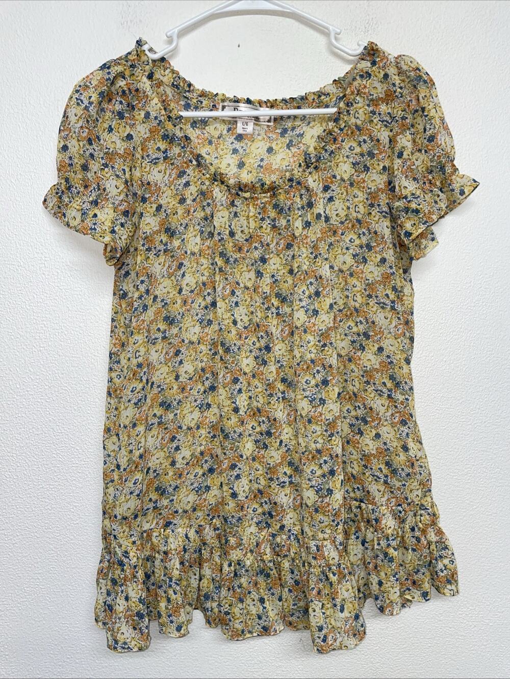 Decree Women Y2K Yellow Floral Chiffon Short Sleeve Ruffle Hem Scoop blouse Sz L